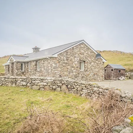 بيت للعطل Stone *