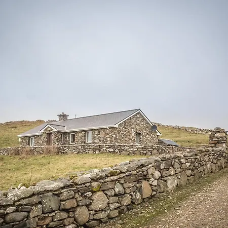 بيت للعطل Stone Errislannan