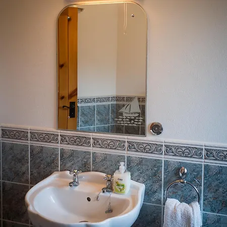 بيت للعطل Stone *